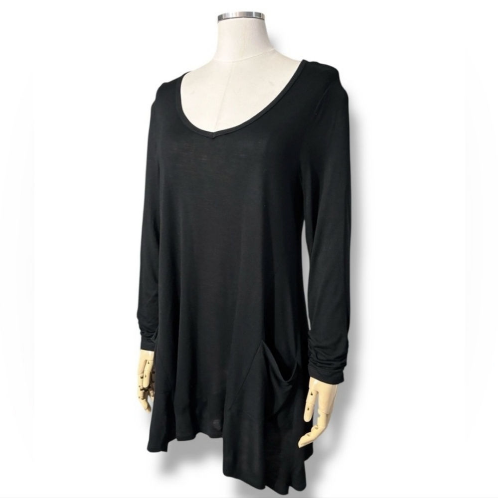 CUPIO Black Scoop Neck Long Sleeve Handkerchief Hem Tunic Top NWT!
